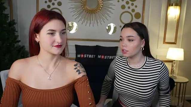 Snapshot of Magnetic_Mia_ chatting on December 10, 2024, 4:06 pm Magnetic Mia online show from December 10, 2024, 4:06 pm