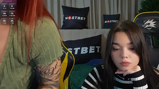 Snapshot of Magnetic_Mia_ chatting on December 13, 2024, 3:54 pm Magnetic Mia online show from December 13, 2024, 3:54 pm