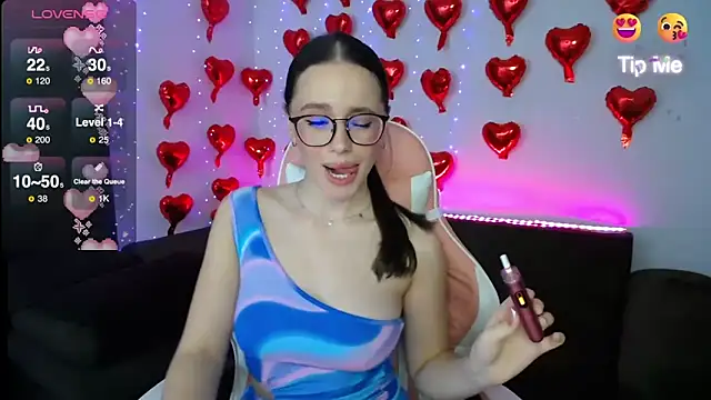 Emillias online show from March 3, 2025, 5:29 pm