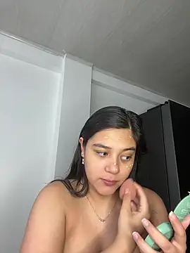 floriamANDjazmin online show from March 27, 2026, 7:13 pm