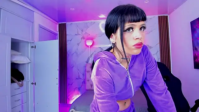 AuroraDiaz online show from February 6, 2026, 7:28 pm