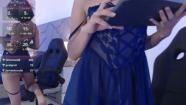 LeeThompson  online show from January 13, 2025, 3:04 pm