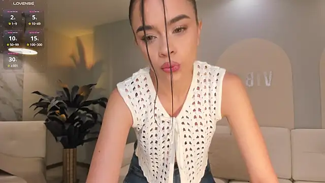 AlanaCraft online show from September 18, 2025, 12:29 pm