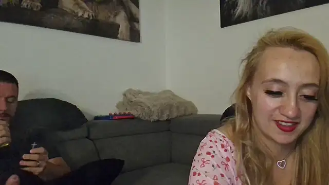 Snapshot of LoveXAddict chatting on September 28, 2025, 8:36 pm LoveXAddict online show from September 28, 2025, 8:36 pm