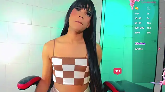 Snapshot of Hellen_moons__ chatting on January 17, 2025, 6:26 am Hellen moons online show from January 17, 2025, 6:26 am