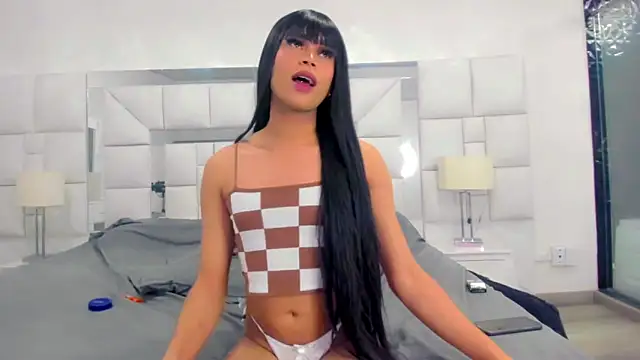 Snapshot of Hellen_moons__ chatting on January 31, 2025, 9:37 am Hellen moons online show from January 31, 2025, 9:37 am