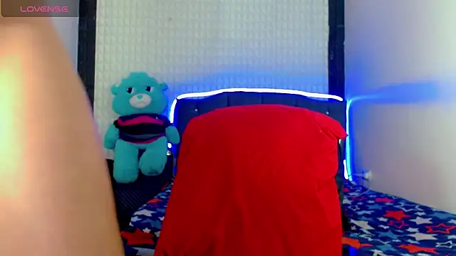 Snapshot of Hellen_moons__ chatting on March 1, 2025, 6:35 am Hellen moons online show from March 1, 2025, 6:35 am