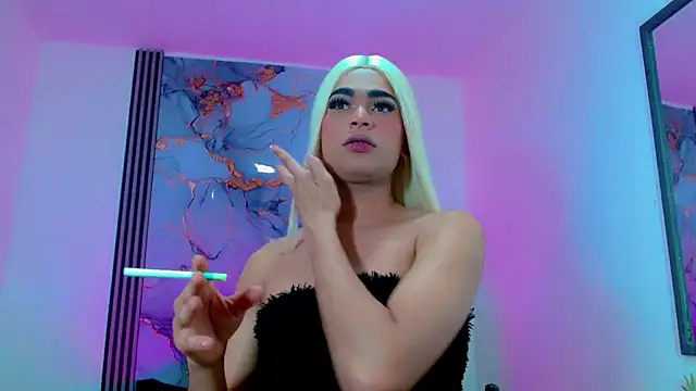 Snapshot of Hellen_moons__ chatting on March 20, 2025, 7:04 pm Hellen moons online show from March 20, 2025, 7:04 pm