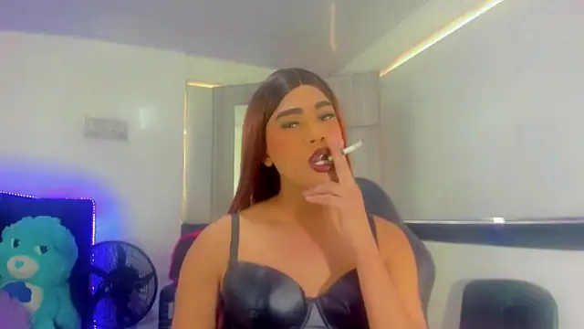 Snapshot of Hellen_moons__ chatting on September 23, 2025, 6:33 pm Hellen moons online show from September 23, 2025, 6:33 pm