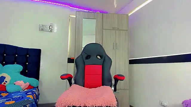 Snapshot of Hellen_moons__ chatting on September 25, 2025, 6:22 pm Hellen moons online show from September 25, 2025, 6:22 pm