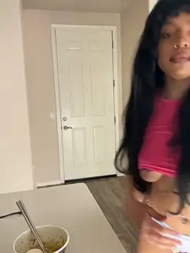 Snapshot of afavoredangel chatting on February 13, 2026, 12:06 am afavoredangel online show from February 13, 2026, 12:06 am