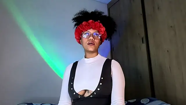 Snapshot of Ale_xandra chatting on May 28, 2026, 11:13 pm Ale xandra online show from May 28, 2026, 11:13 pm