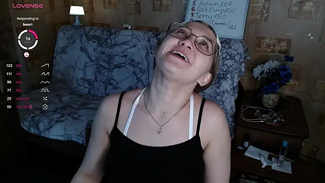 Miatiny online show from December 1, 2024, 4:29 pm