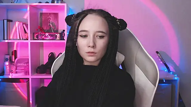 Robin yourss online show from December 10, 2024, 5:33 pm