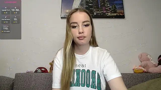 sweet girl Vr online show from December 16, 2024, 11:55 am