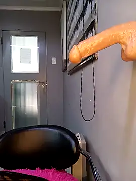 Snapshot of DickDiva1 chatting on February 22, 2025, 7:12 am DickDiva1 online show from February 22, 2025, 7:12 am