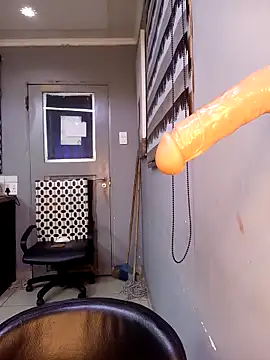 Snapshot of DickDiva1 chatting on March 16, 2025, 4:20 am DickDiva1 online show from March 16, 2025, 4:20 am