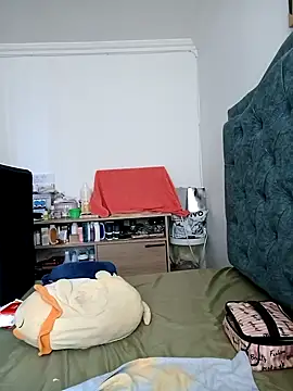 KimPielCanela online show from February 15, 2025, 6:12 pm