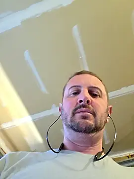 Snapshot of MrMechanic38 chatting on March 8, 2026, 9:18 pm MrMechanic38 online show from March 8, 2026, 9:18 pm