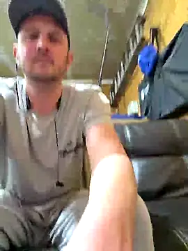 Snapshot of MrMechanic38 chatting on March 15, 2026, 6:36 pm MrMechanic38 online show from March 15, 2026, 6:36 pm