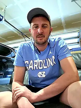 Snapshot of MrMechanic38 chatting on March 19, 2026, 11:31 pm MrMechanic38 online show from March 19, 2026, 11:31 pm