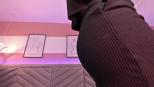 Snapshot of Megan_mooree_ chatting on January 22, 2025, 1:11 pm Megan mooree online show from January 22, 2025, 1:11 pm