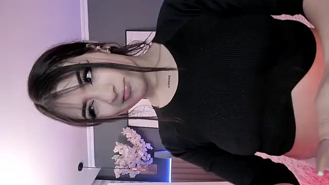 Snapshot of Megan_mooree_ chatting on February 15, 2025, 11:06 am Megan mooree online show from February 15, 2025, 11:06 am