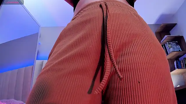 Snapshot of Megan_mooree_ chatting on February 19, 2025, 12:11 pm Megan mooree online show from February 19, 2025, 12:11 pm