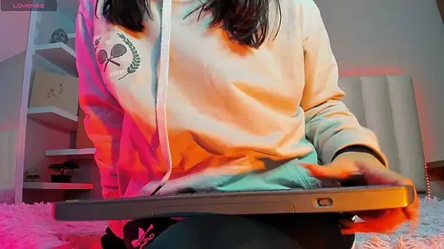 Snapshot of Megan_mooree_ chatting on February 20, 2025, 12:04 pm Megan mooree online show from February 20, 2025, 12:04 pm