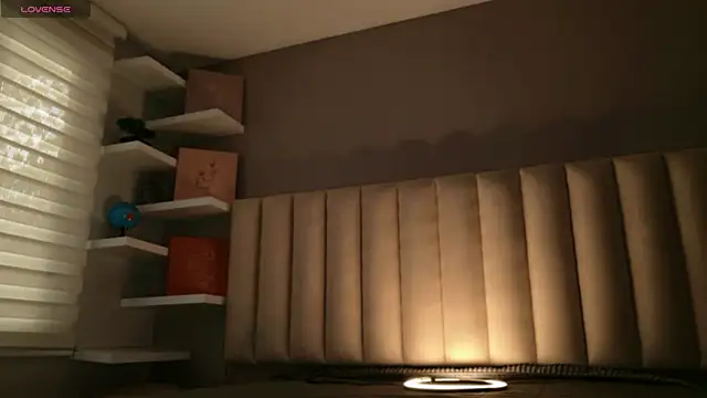 Megan mooree  online show from February 11, 2026, 12:32 pm