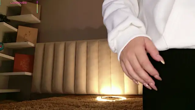 Megan mooree  online show from February 14, 2026, 12:24 pm