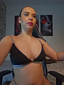 Snapshot of Antonella2_m chatting on May 27, 2026, 5:10 pm Antonella2 m online show from May 27, 2026, 5:10 pm