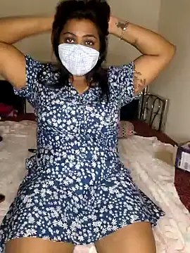 Snapshot of IndieSM chatting on February 5, 2025, 6:15 pm IndieSM online show from February 5, 2025, 6:15 pm