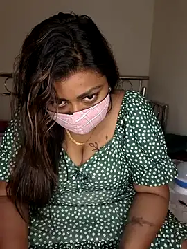 Snapshot of IndieSM chatting on February 7, 2025, 8:10 pm IndieSM online show from February 7, 2025, 8:10 pm