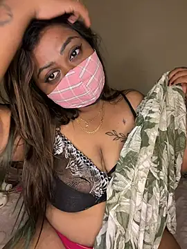 Snapshot of IndieSM chatting on February 15, 2025, 4:12 pm IndieSM online show from February 15, 2025, 4:12 pm