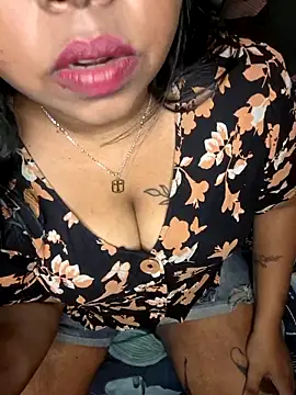 Snapshot of IndieSM chatting on October 11, 2025, 9:13 pm IndieSM online show from October 11, 2025, 9:13 pm