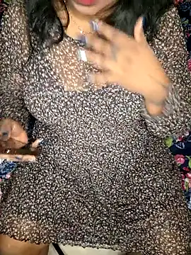 Snapshot of IndieSM chatting on October 14, 2025, 9:26 pm IndieSM online show from October 14, 2025, 9:26 pm