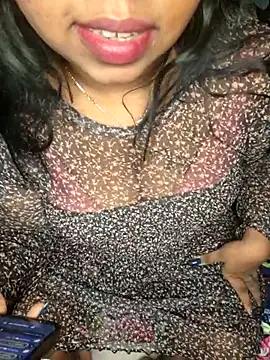 Snapshot of IndieSM chatting on October 18, 2025, 7:25 pm IndieSM online show from October 18, 2025, 7:25 pm