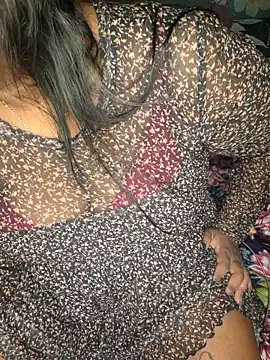 Snapshot of IndieSM chatting on October 25, 2025, 8:47 pm IndieSM online show from October 25, 2025, 8:47 pm