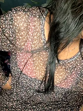 Snapshot of IndieSM chatting on November 7, 2025, 11:05 pm IndieSM online show from November 7, 2025, 11:05 pm