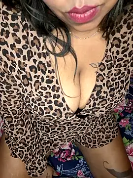 Snapshot of IndieSM chatting on November 22, 2025, 9:14 pm IndieSM online show from November 22, 2025, 9:14 pm