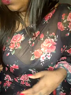 Snapshot of IndieSM chatting on February 8, 2026, 10:24 pm IndieSM online show from February 8, 2026, 10:24 pm