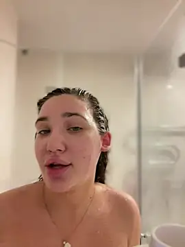 Snapshot of Holly_Molii chatting on March 12, 2025, 7:02 am Holly Molii online show from March 12, 2025, 7:02 am