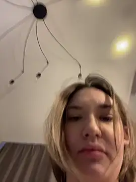 Holly Molii online show from March 18, 2026, 12:25 am