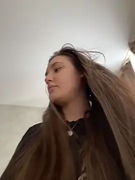 Holly Molii online show from April 22, 2026, 2:25 am