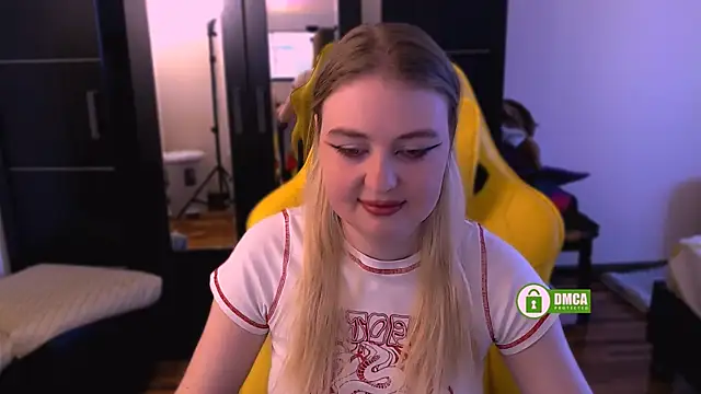 Snapshot of EvaAndLilith chatting on November 24, 2025, 9:09 am EvaAndLilith online show from November 24, 2025, 9:09 am