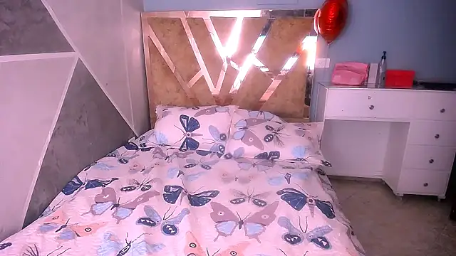 hannamour online show from October 9, 2025, 10:19 pm