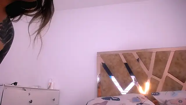 hannamour online show from December 16, 2025, 11:54 pm