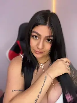 hannamour online show from June 5, 2026, 4:41 am
