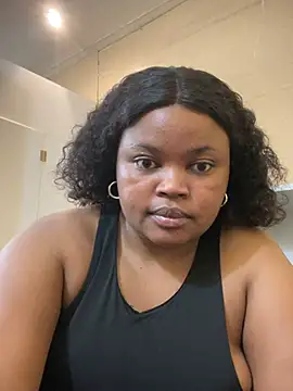 Snapshot of Curveysinaa chatting on February 20, 2025, 12:25 pm Curveysinaa online show from February 20, 2025, 12:25 pm